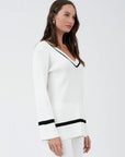 CONTRAST TRIM V NECK PULLOVER SWEATER
