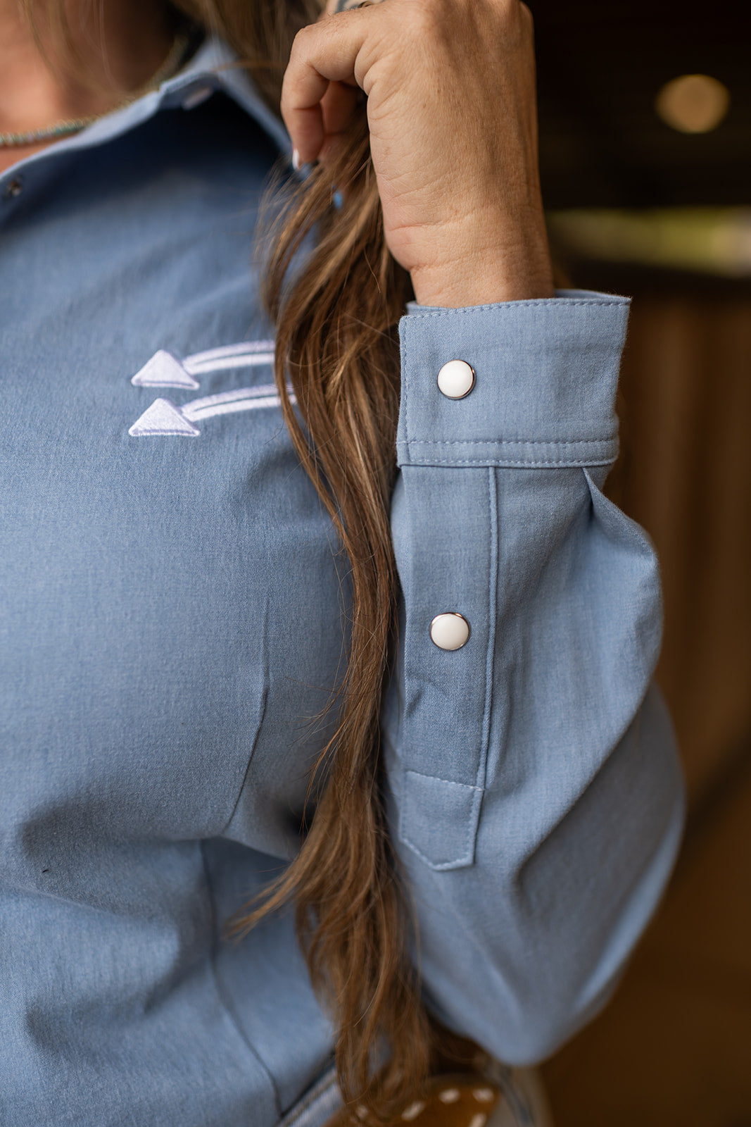 LIGHT WASH STRETCH DENIM STITCHED PERFORMANCE RODEO SHIRT