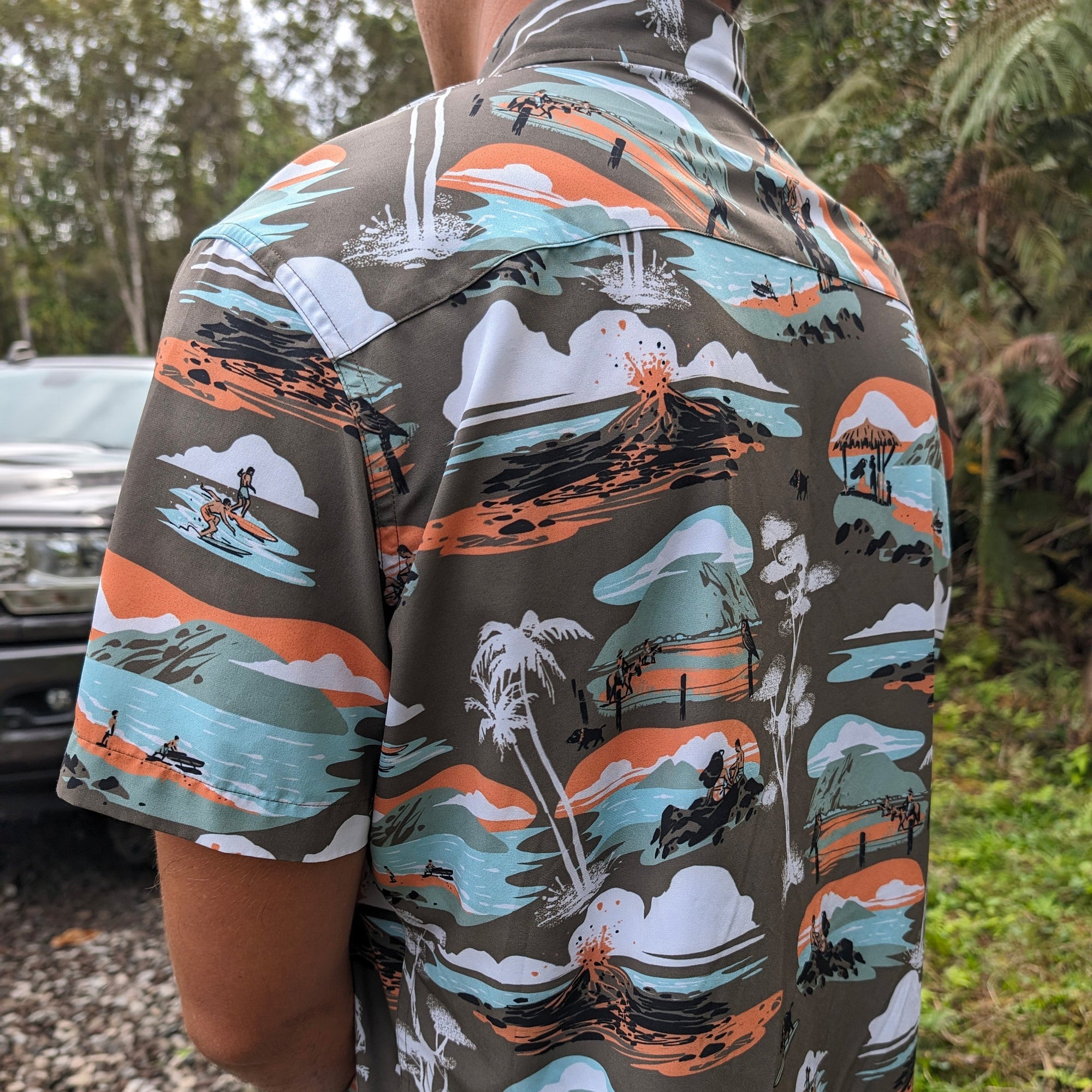 Mauka To Makai Print Recycled Polyester Hawaiian Aloha Shirt With UPF Protection