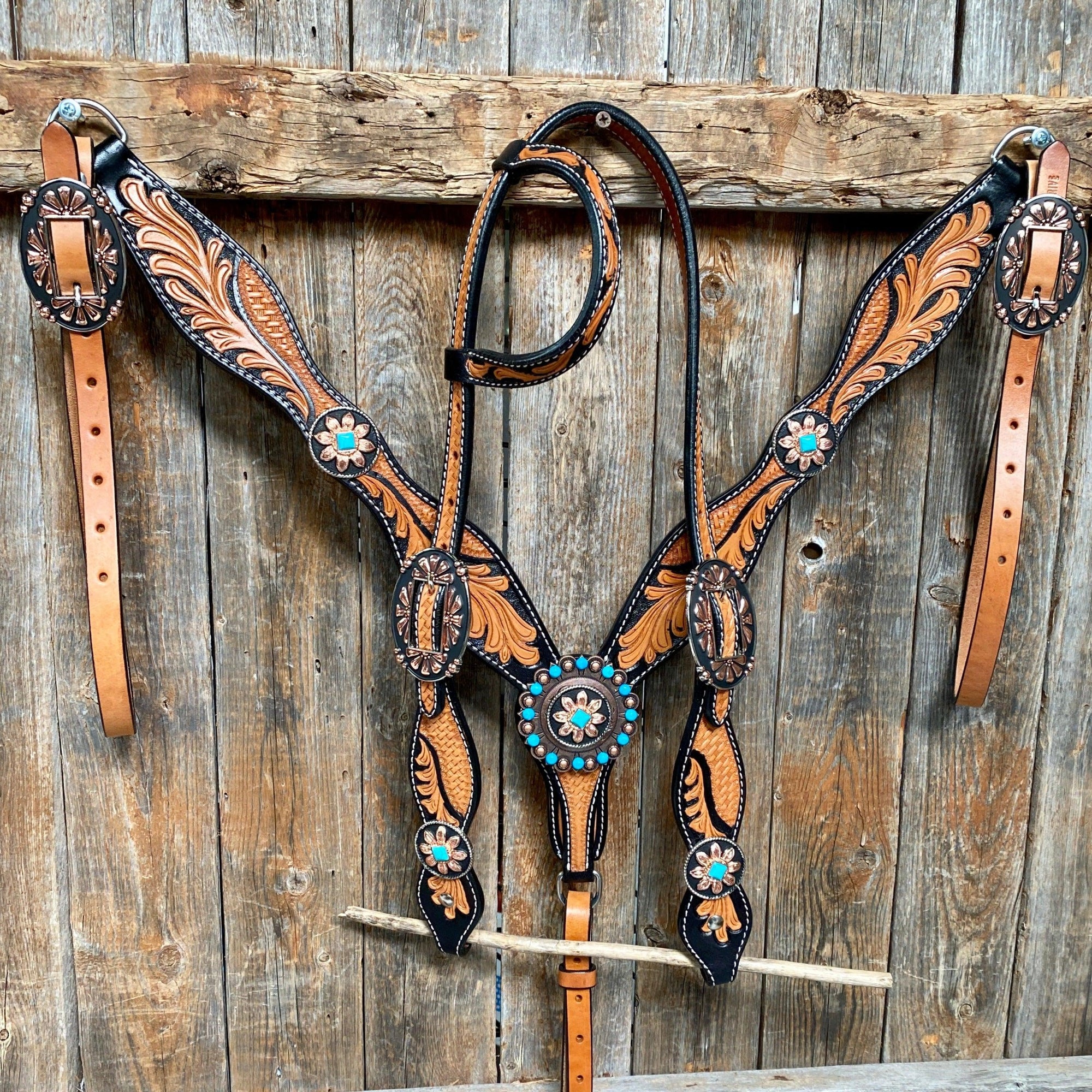Two Tone Leaf Floral Turquoise One Ear &amp; Breastcollar Tack Set 