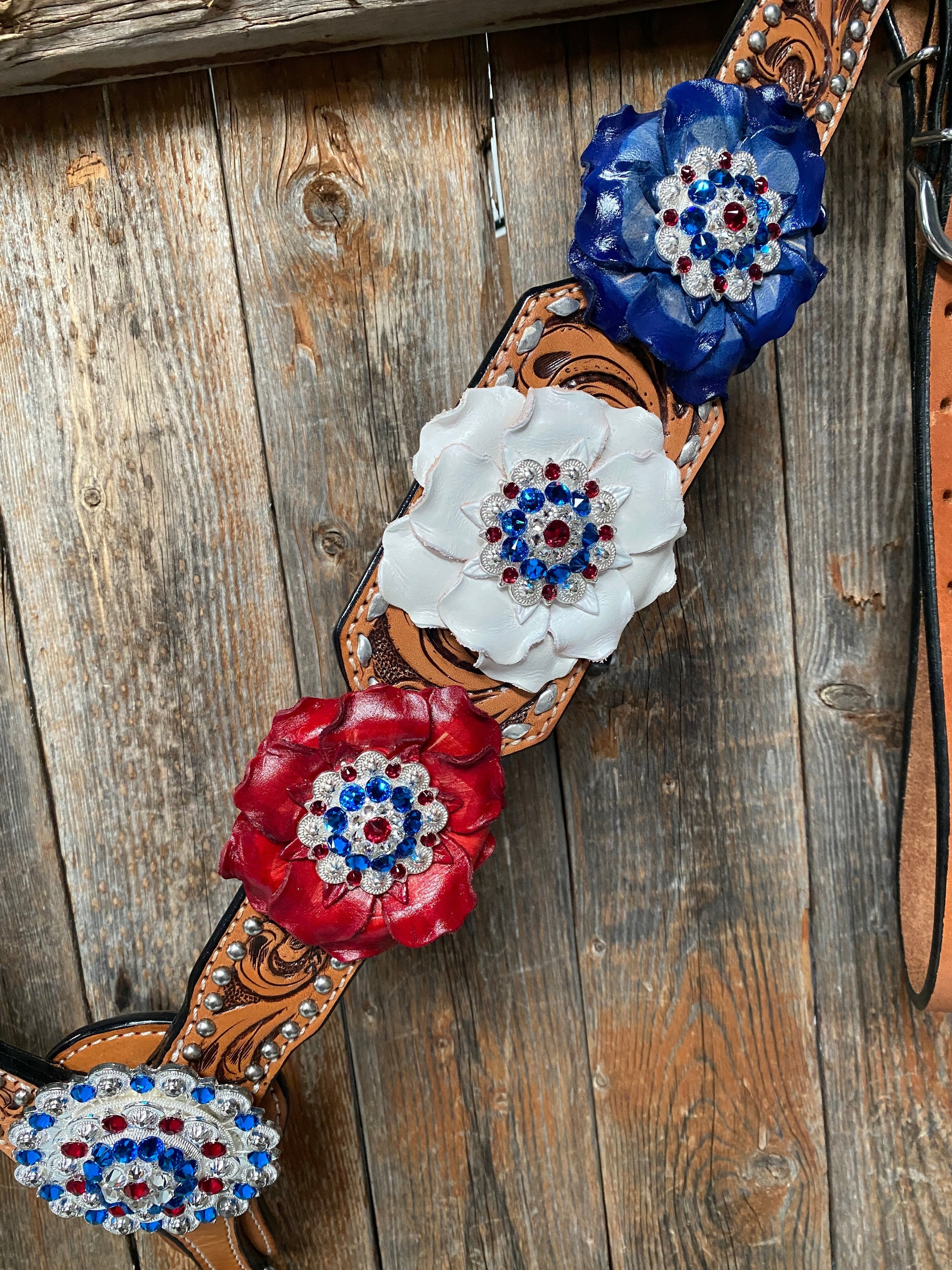Silver Buckstitch Patriotic One Ear Tack Set  