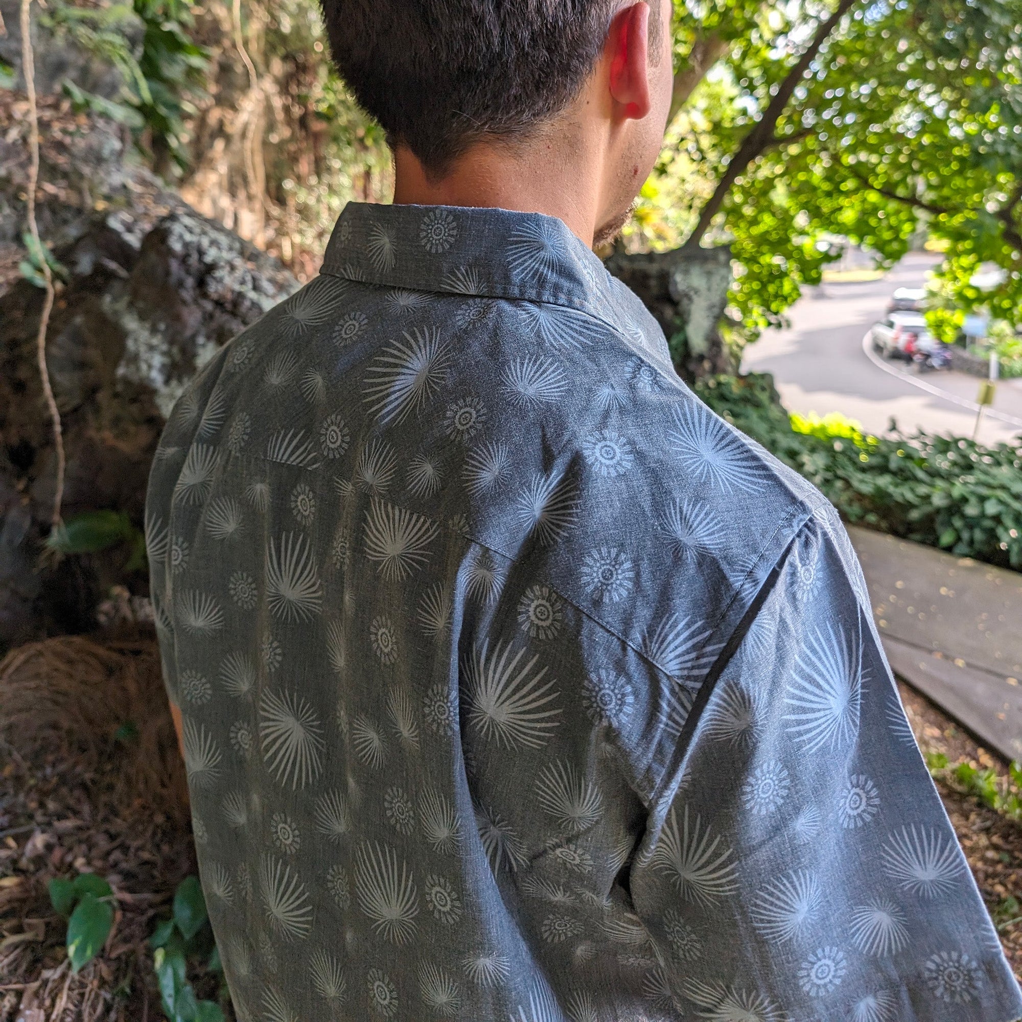 Hawaiian Inspired Lightweight Short Sleeve Shirt For Warm Travel And Everyday Comfort