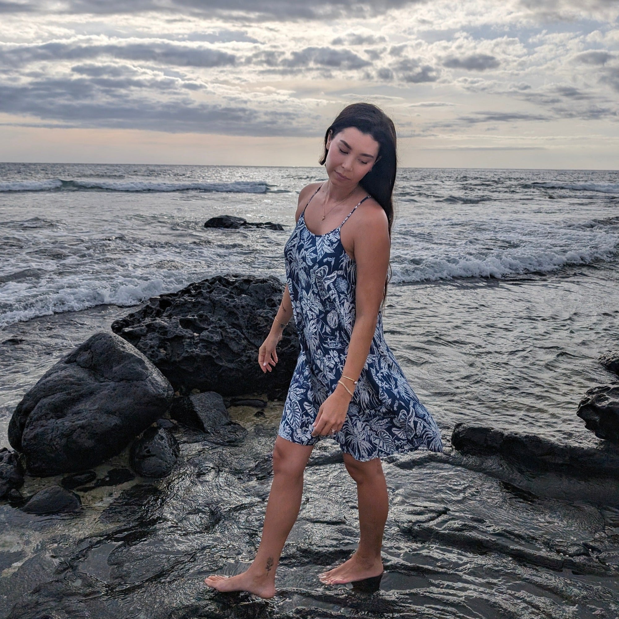 Floral Aloha Dress With Vintage Hawaiian Motifs And Versatility