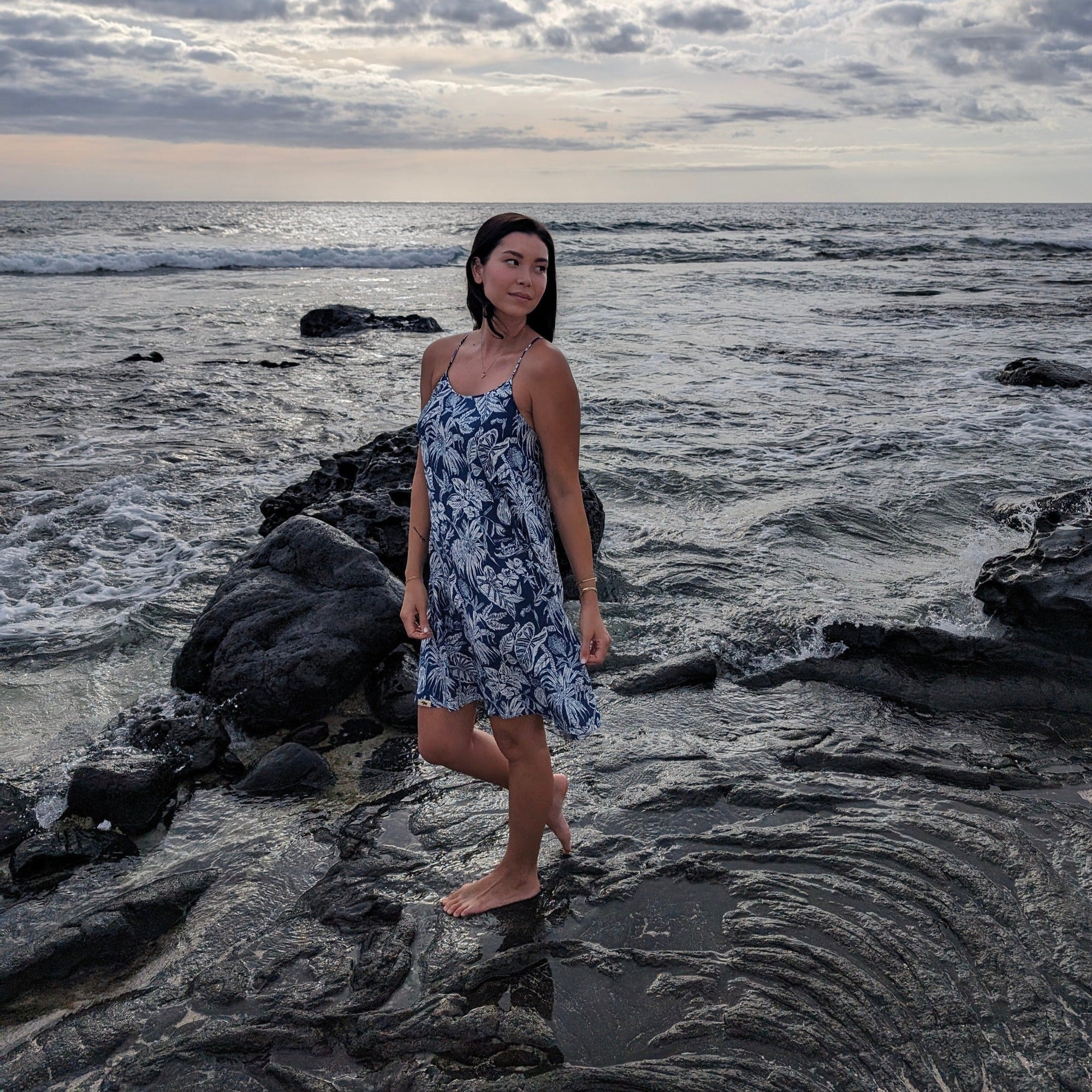 Floral Aloha Dress With Vintage Hawaiian Motifs And Versatility