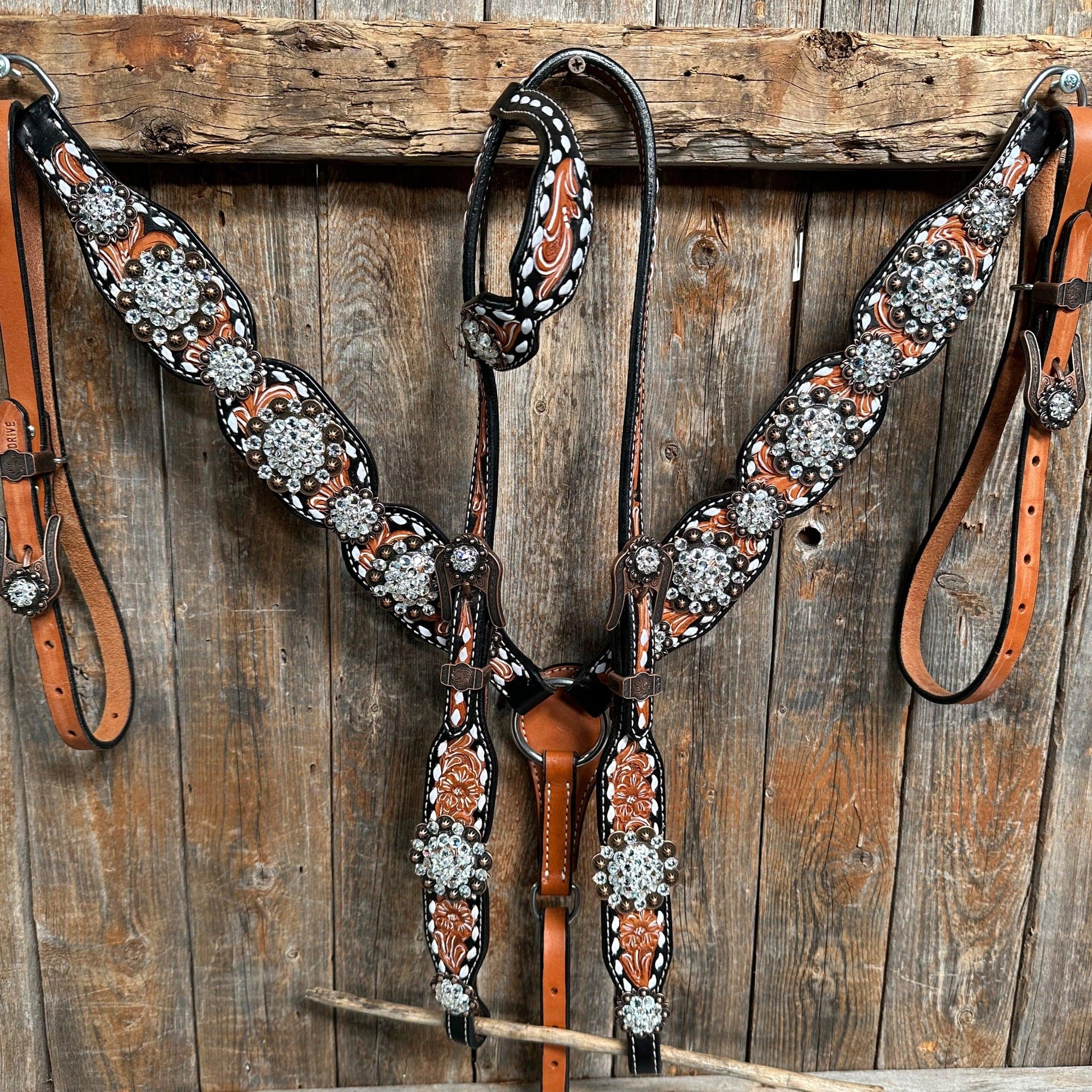 Classic Clear One Ear / Breastcollar Tack Set 