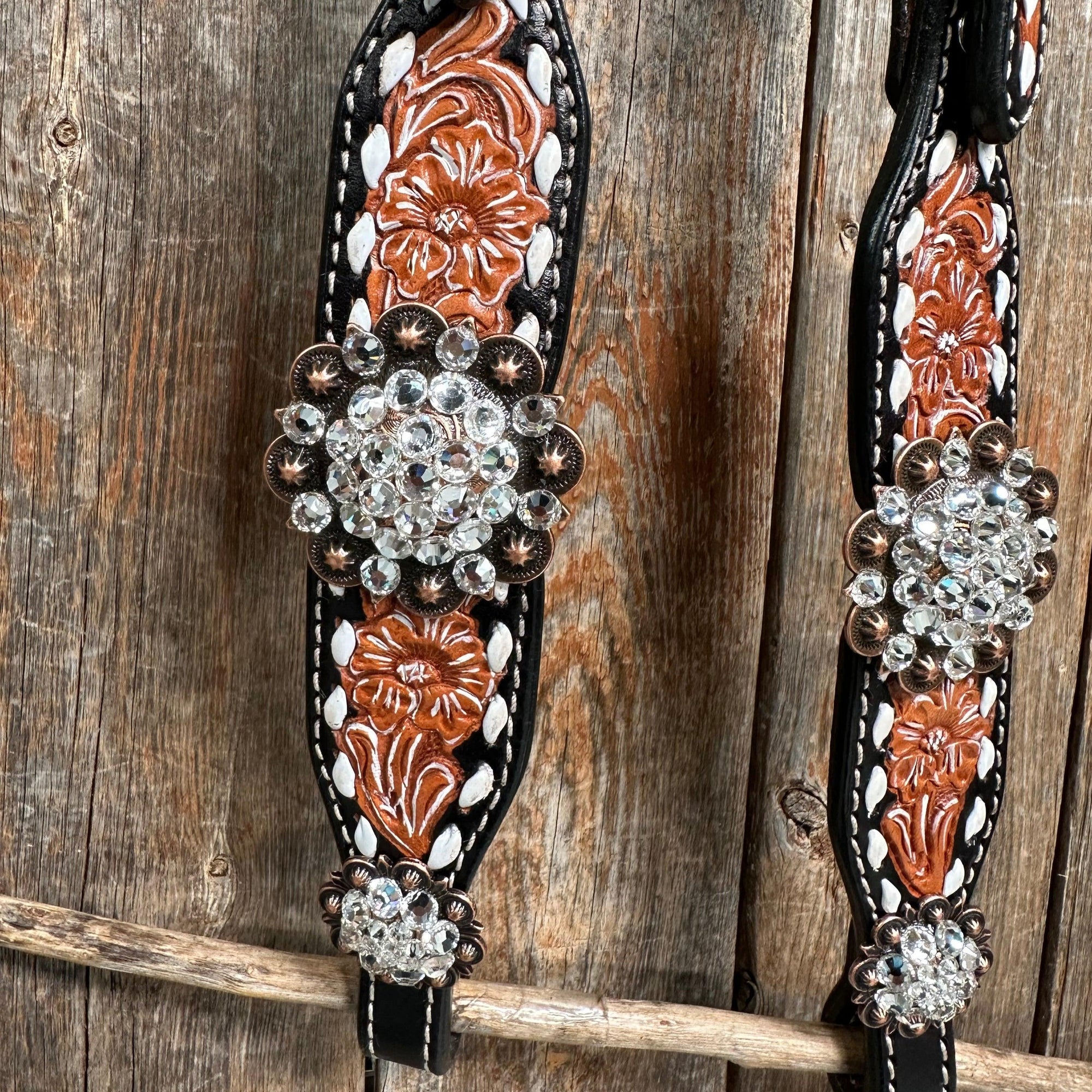 Classic Clear One Ear / Breastcollar Tack Set 