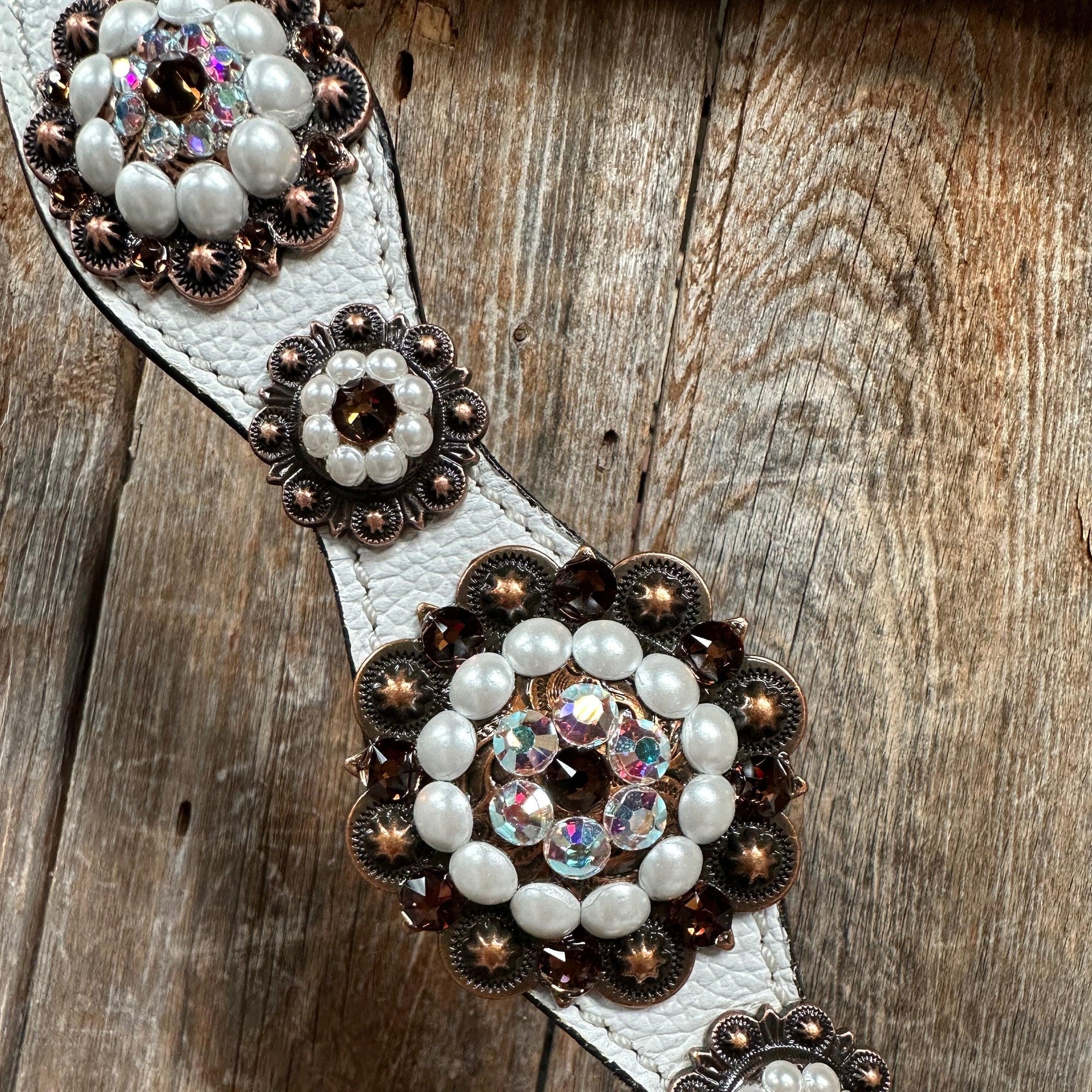 White Pearl One Ear/ Breastcollar Tack Set 