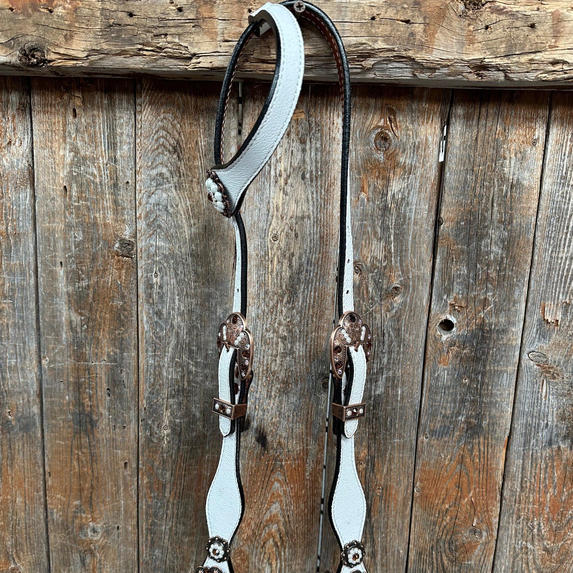 White Pearl One Ear/ Breastcollar Tack Set 