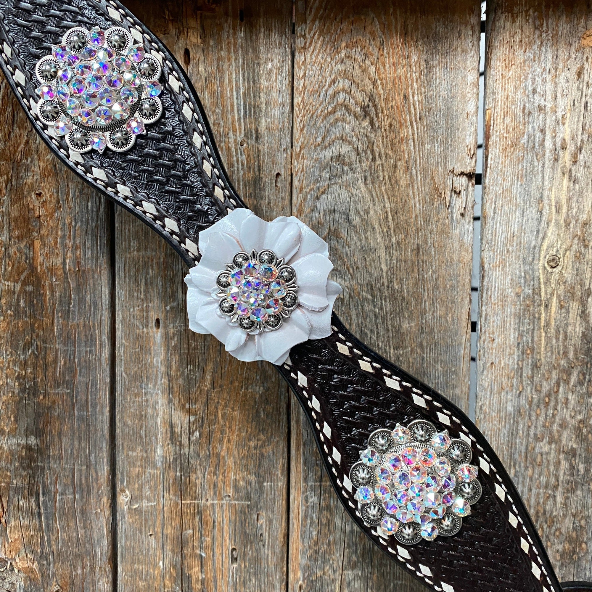 Dark Oil Buckstitch White Floral One Ear &amp; Breastcollar Tack Set 