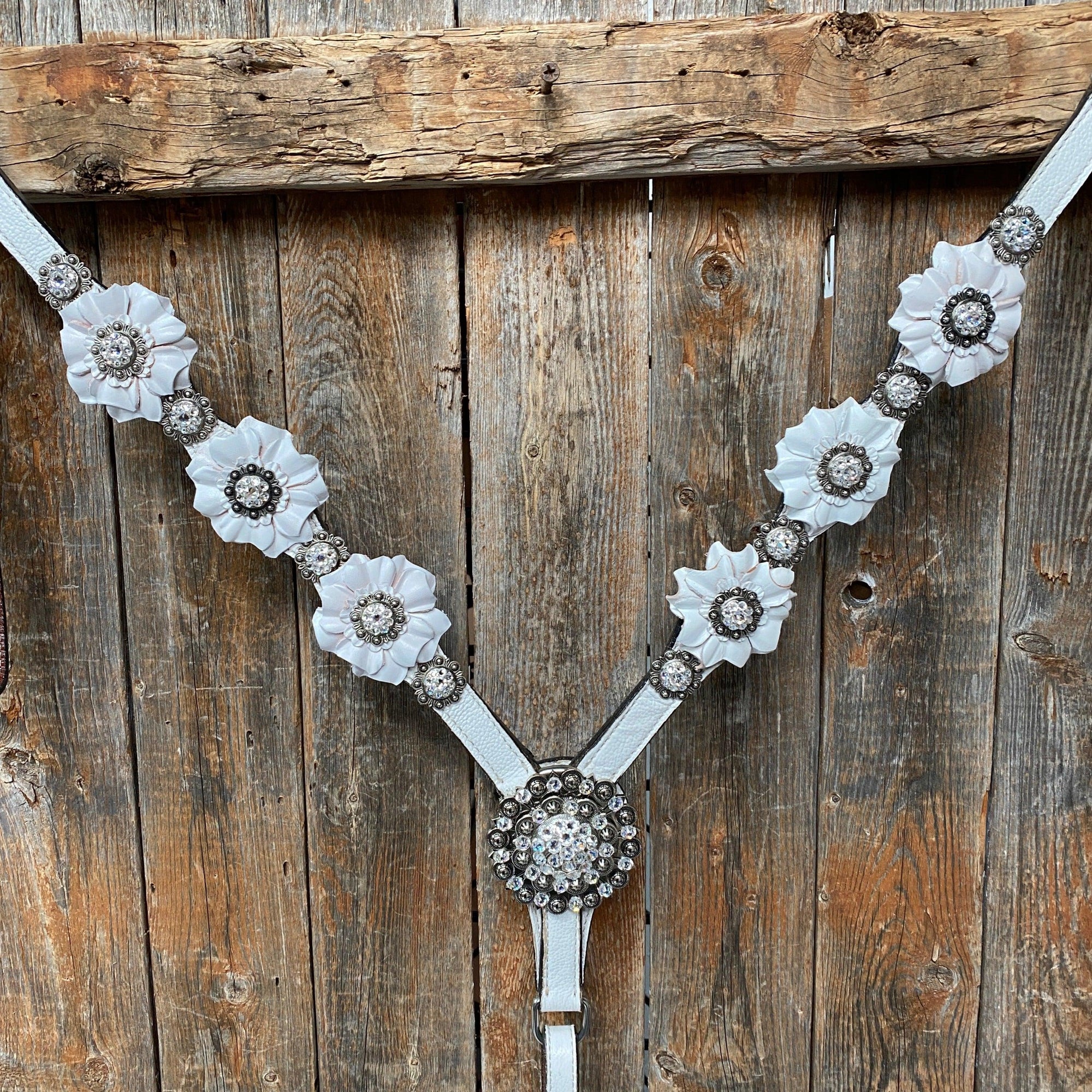 White Floral One Ear &amp; Breastcollar Tack Set 