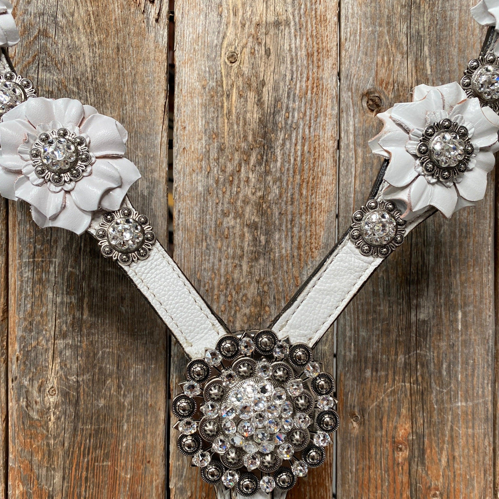 White Floral One Ear &amp; Breastcollar Tack Set 