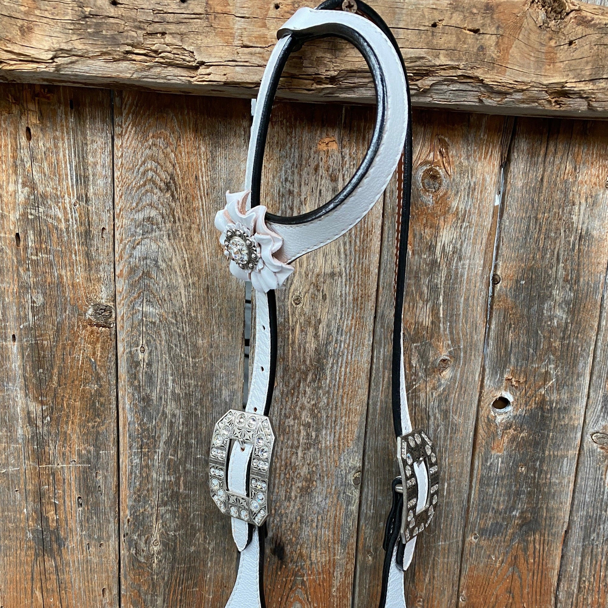 White Floral One Ear &amp; Breastcollar Tack Set 