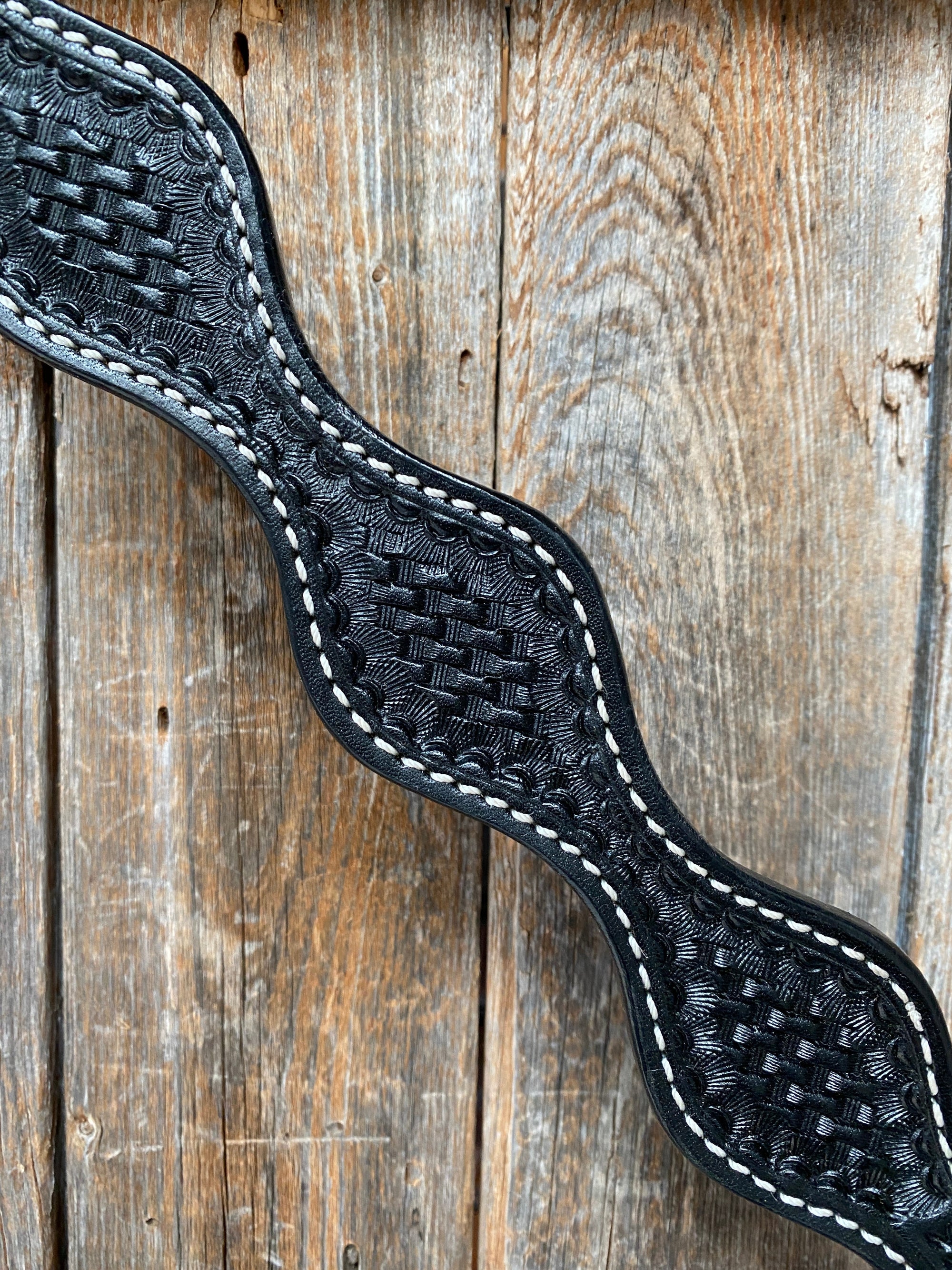Basketweave Scalloped Black Breastcollar