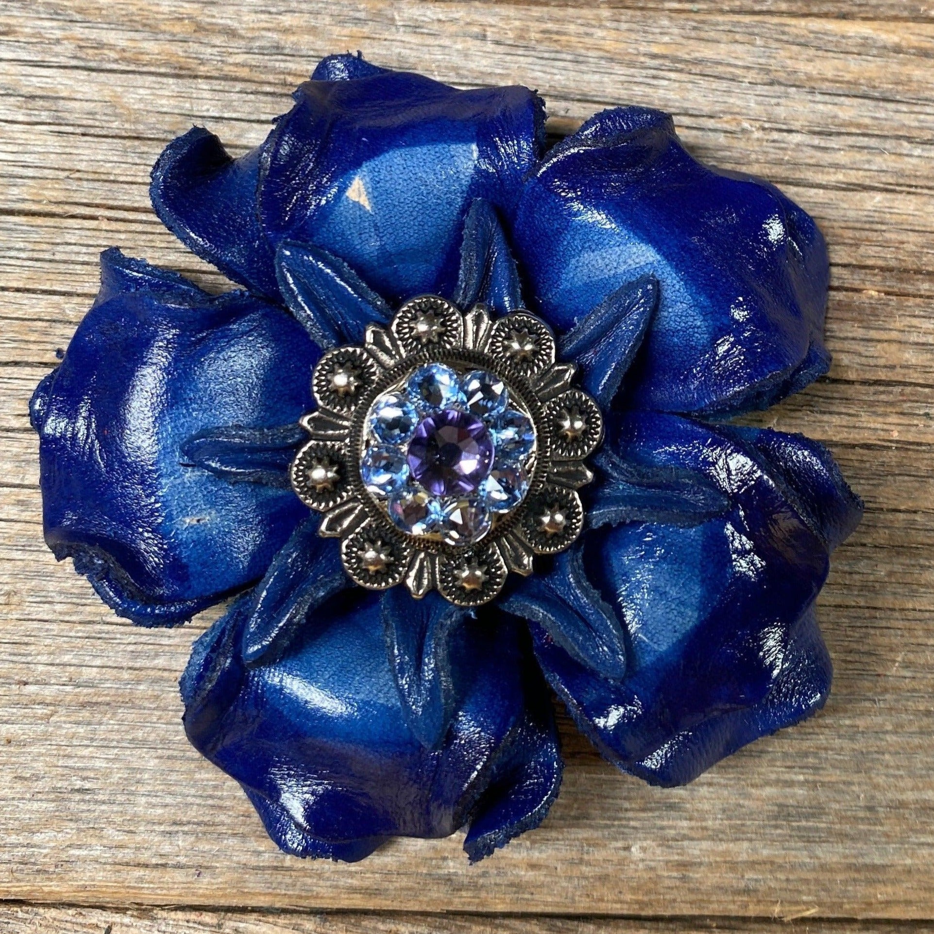 Blue Gardenia Flower - Antique Silver Lilac &amp; Light Sapphire 1" Concho