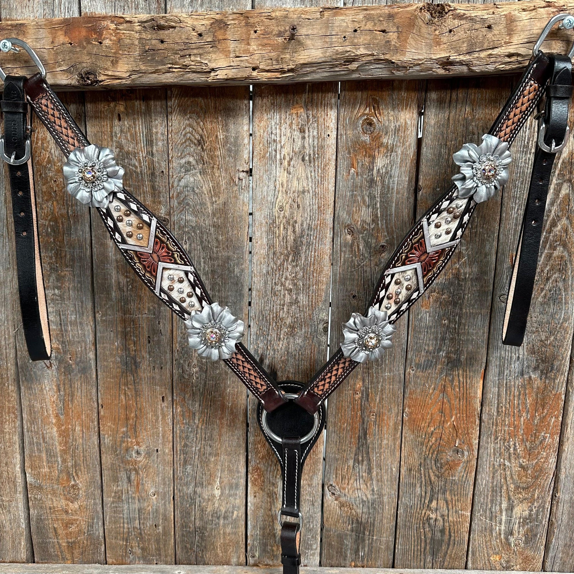 Cowhide Champagne and Silver One Ear/ Breastcollar Tack Set 