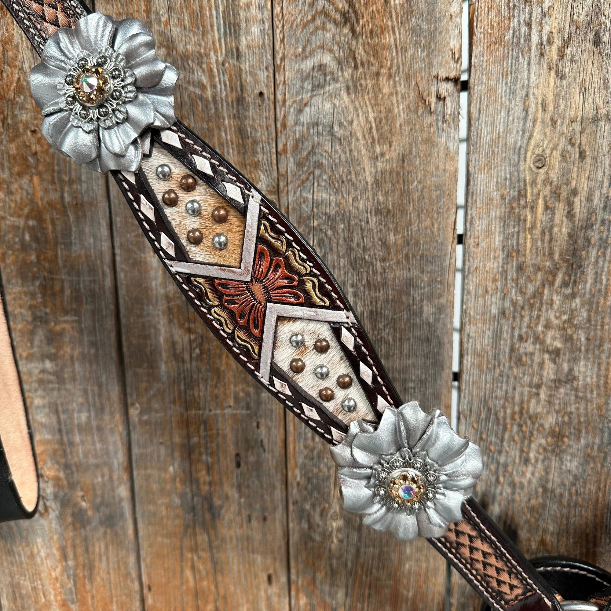 Cowhide Champagne and Silver One Ear/ Breastcollar Tack Set 