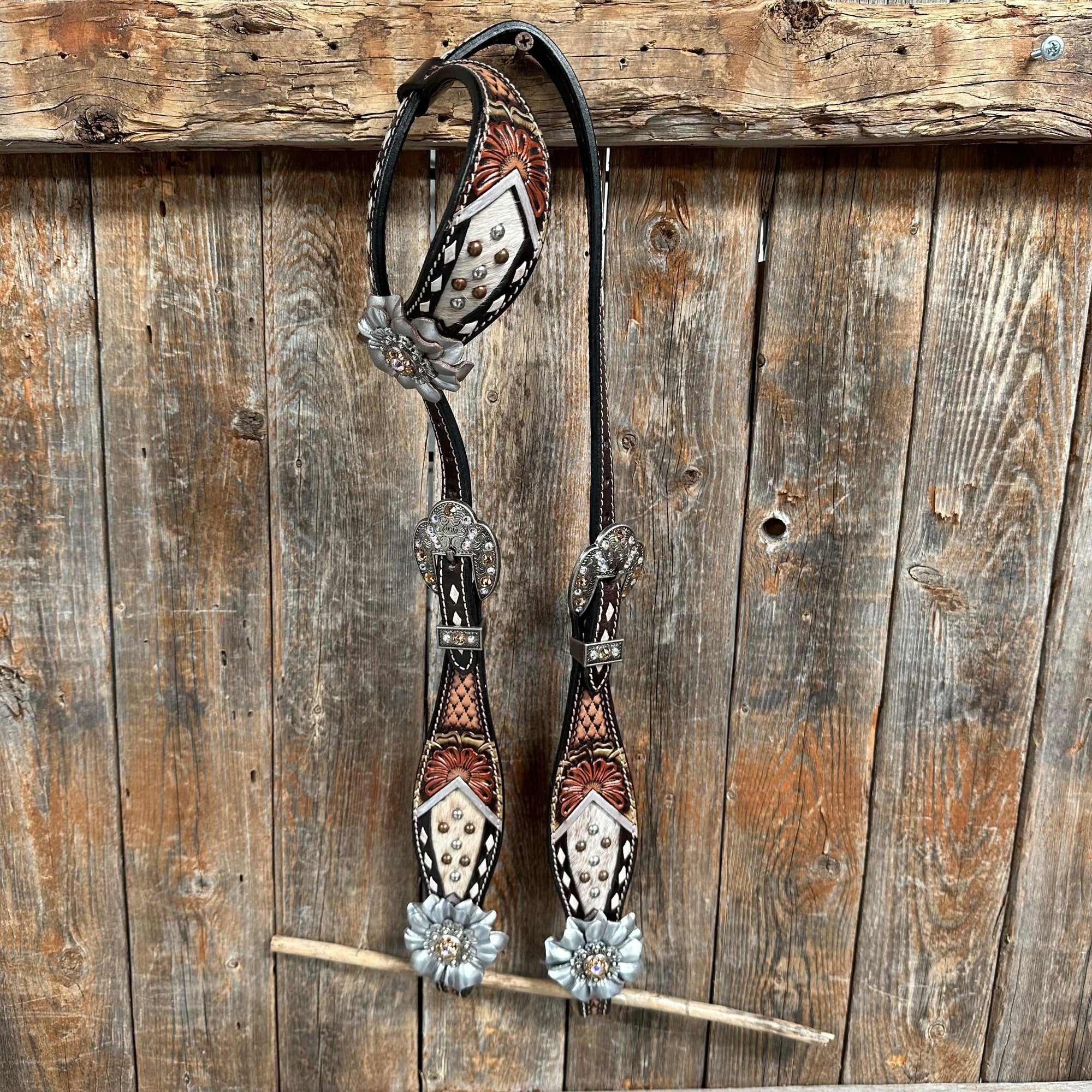 Cowhide Champagne and Silver One Ear/ Breastcollar Tack Set 