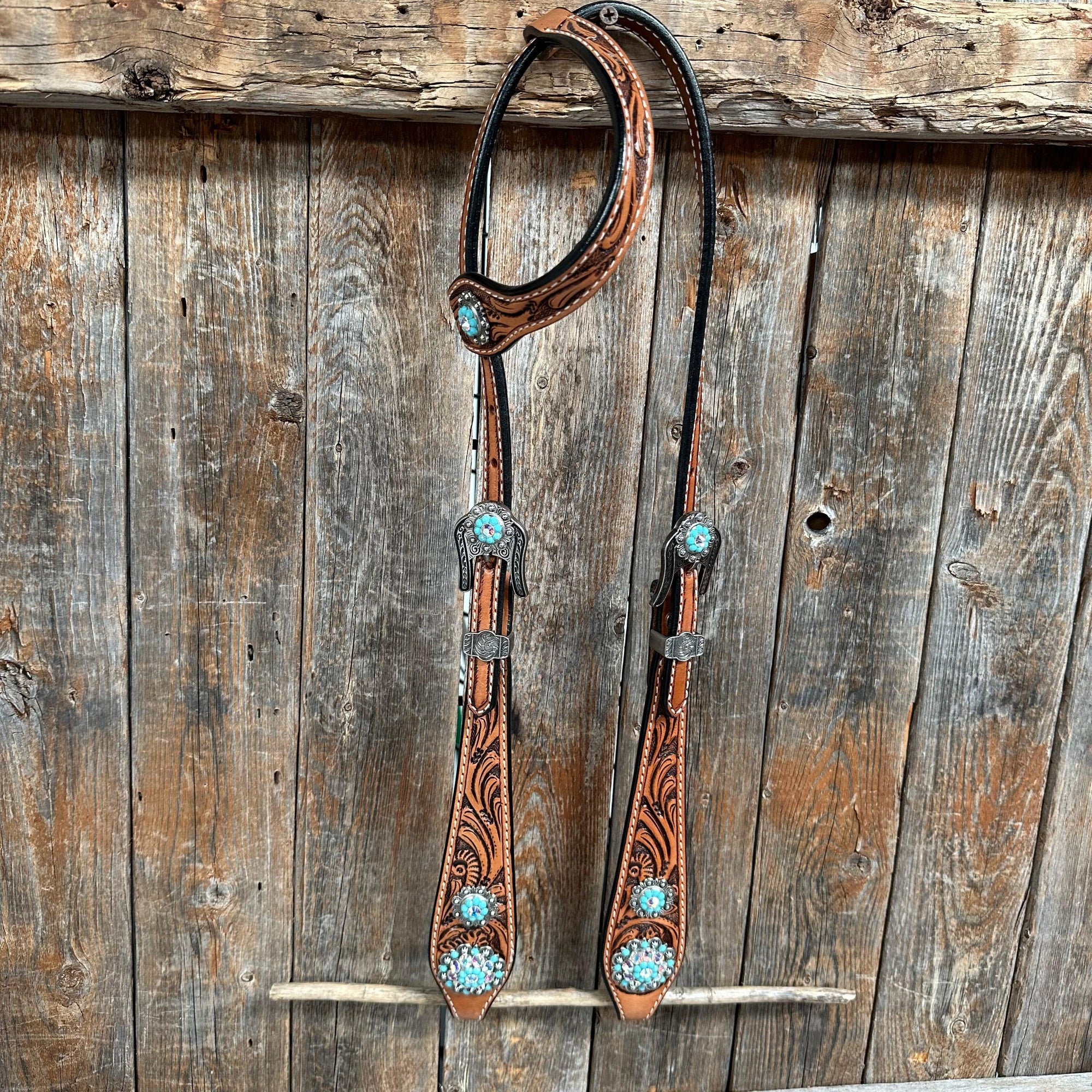 Light Oil Buckaroo Roper Turquoise and AB One Ear &amp; Breastcollar Tack Set 