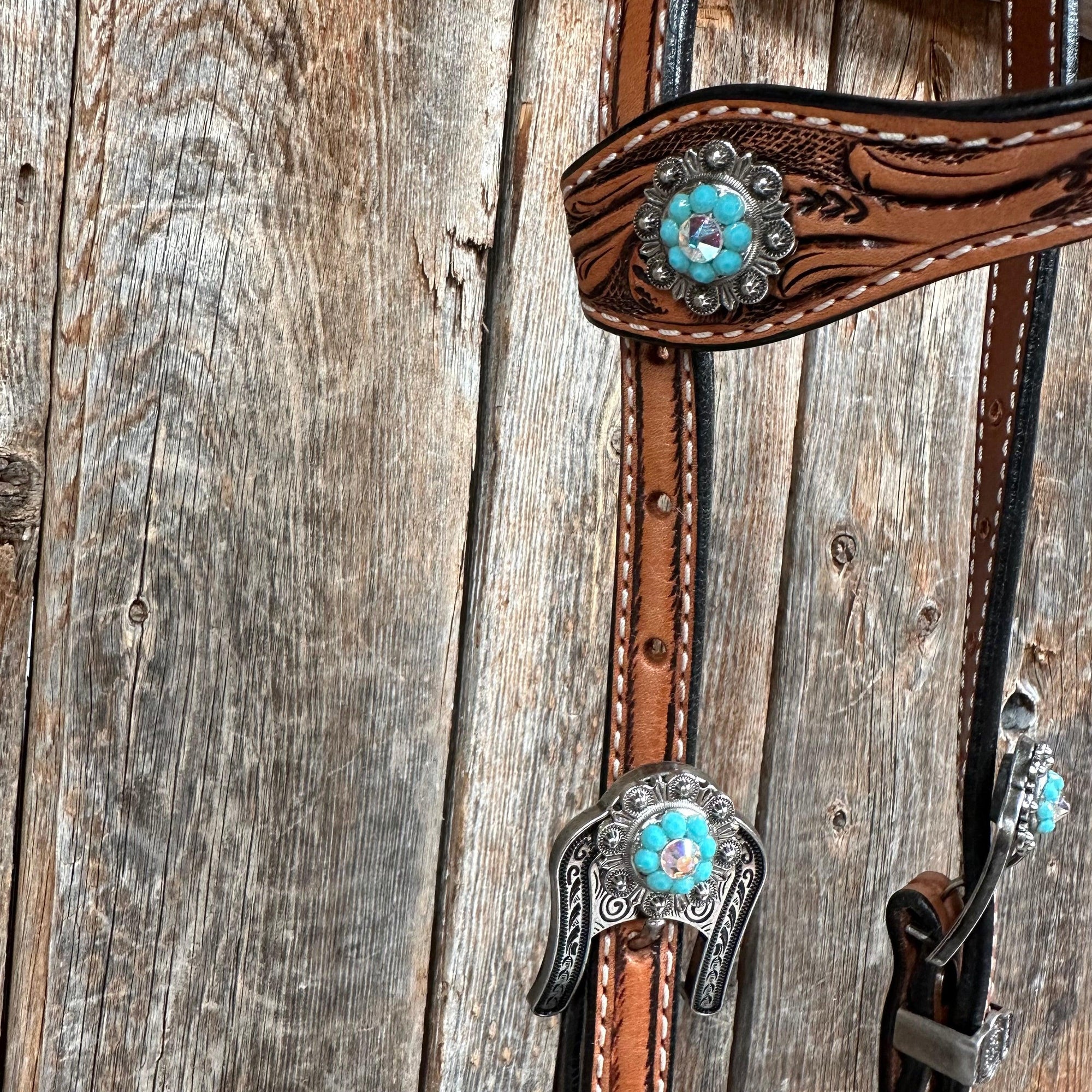 Light Oil Buckaroo Roper Turquoise and AB One Ear &amp; Breastcollar Tack Set 