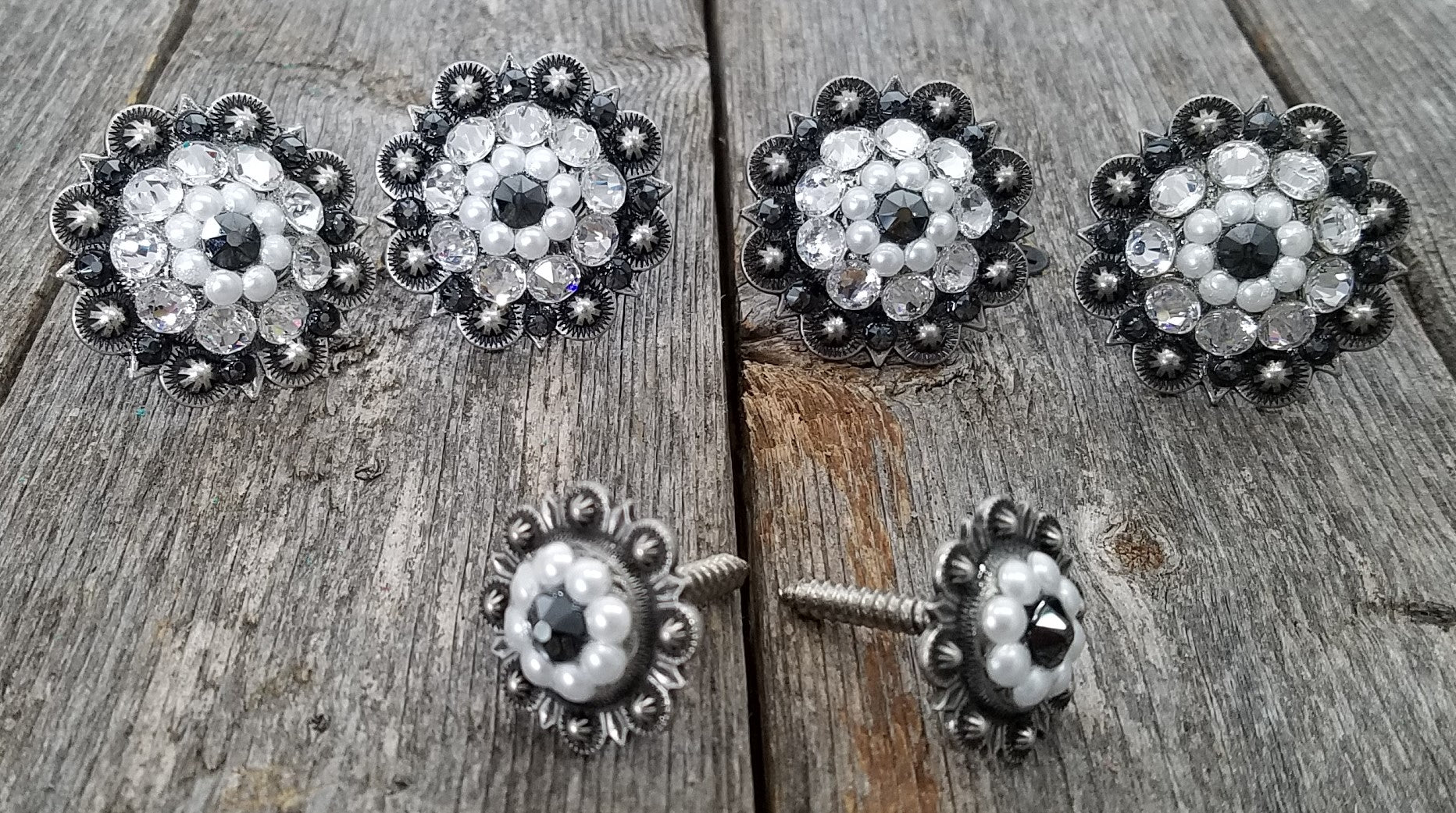 Antique Silver Jet Pearl &amp; Clear Saddle Conchos