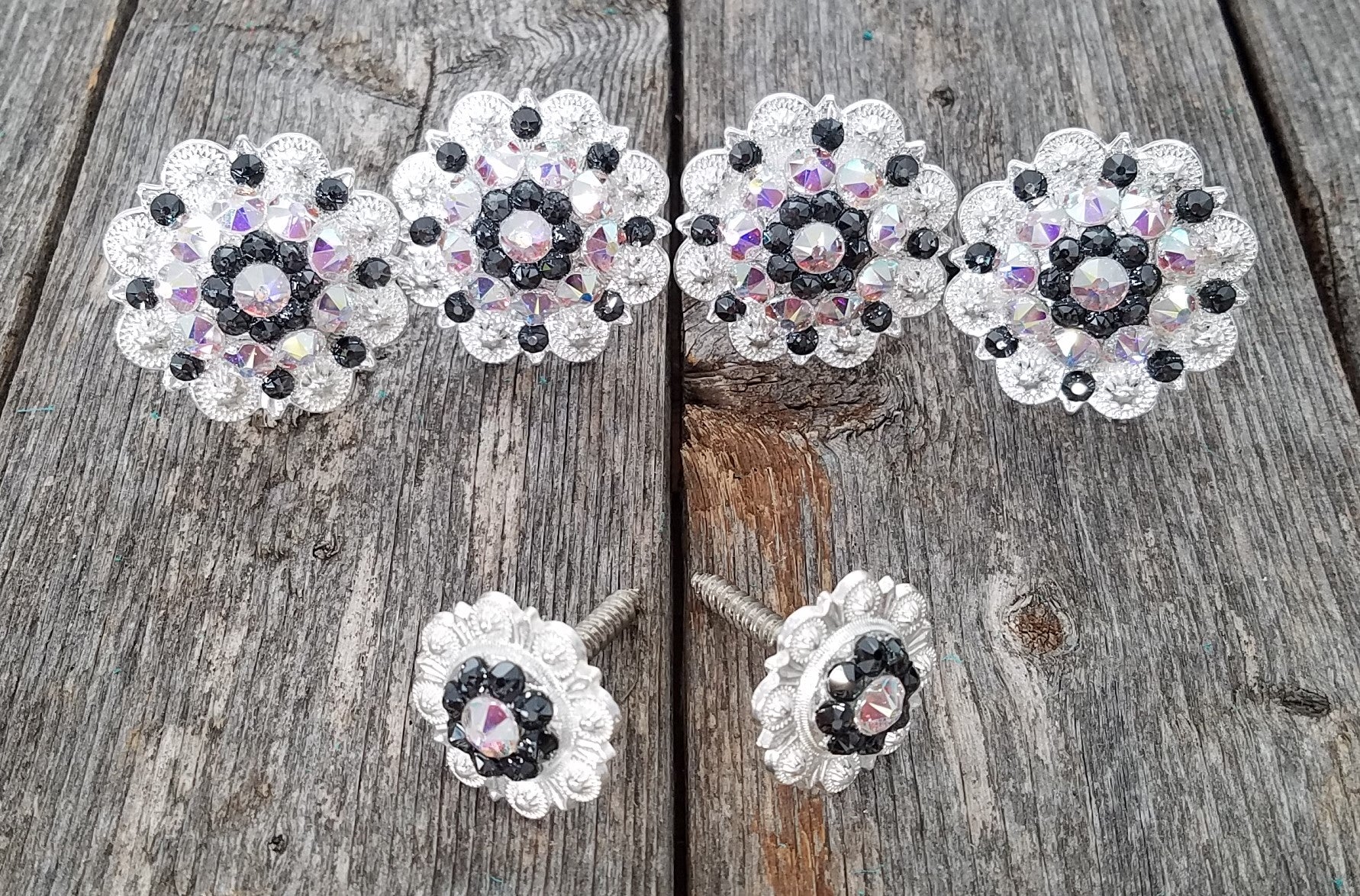 Bright Silver Jet &amp; AB Saddle Conchos