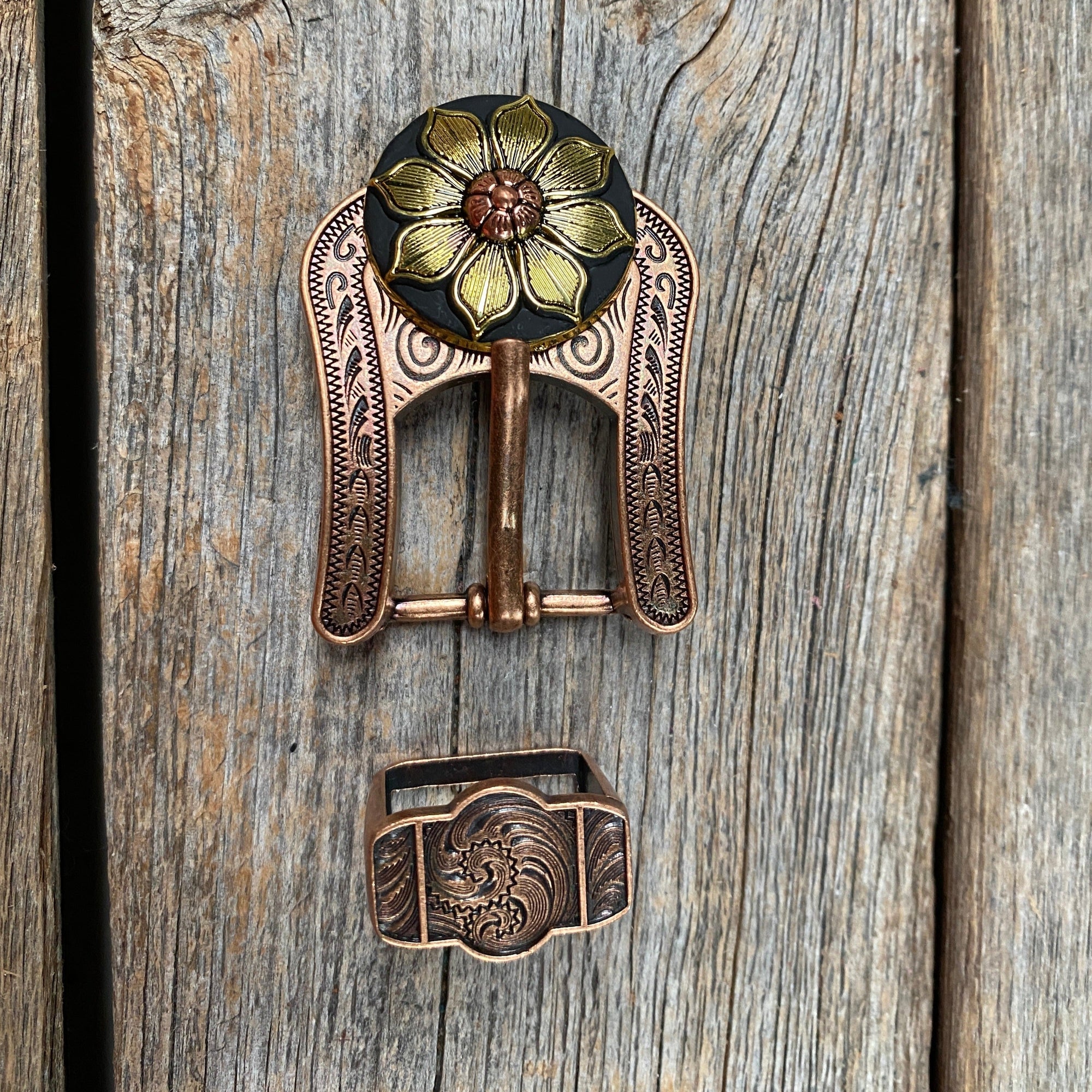 Black &amp; Gold Sunflower Western Concho W125