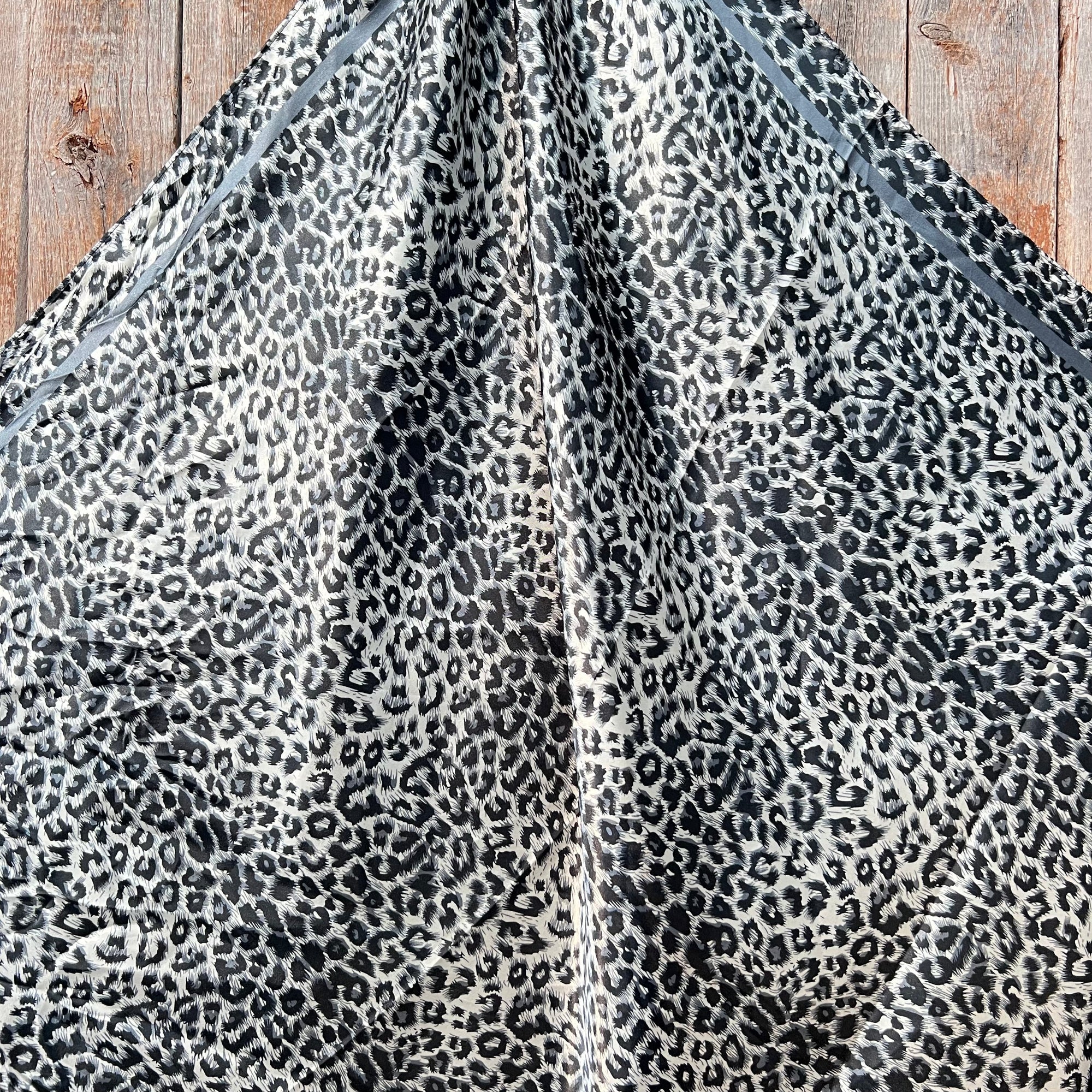 35X35" Snow Leopard Wild Rag / Scarf - W212 Slide WRC167A