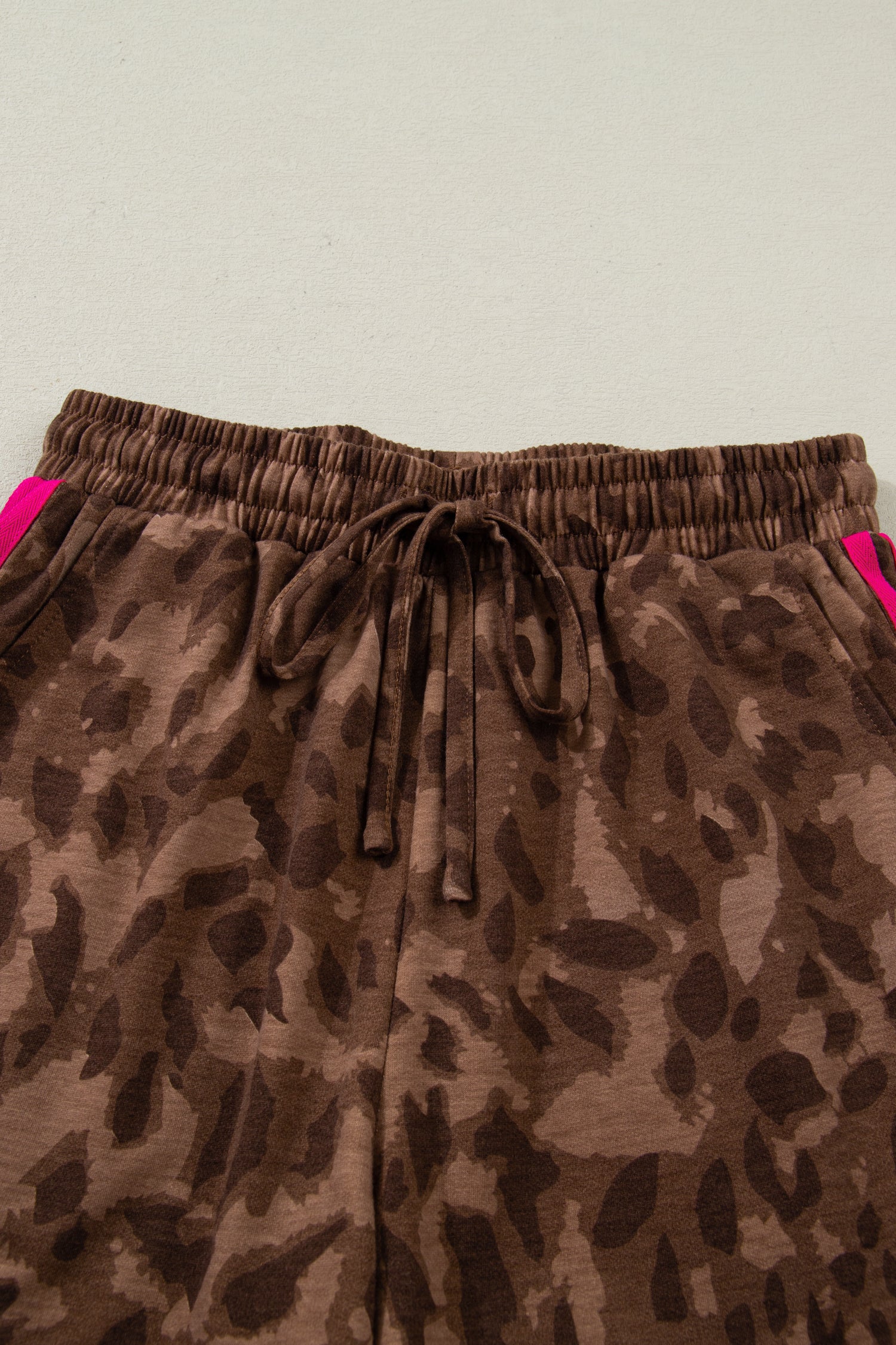 Leopard Contrast Stripe Tee &amp; Shorts Set