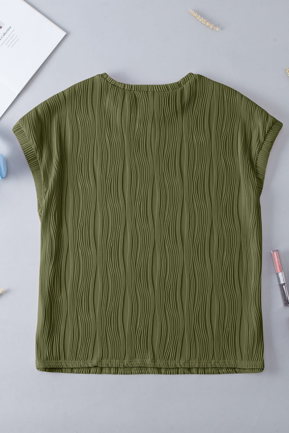 Plus Size Solid Wavy Textured Short Sleeve Tee