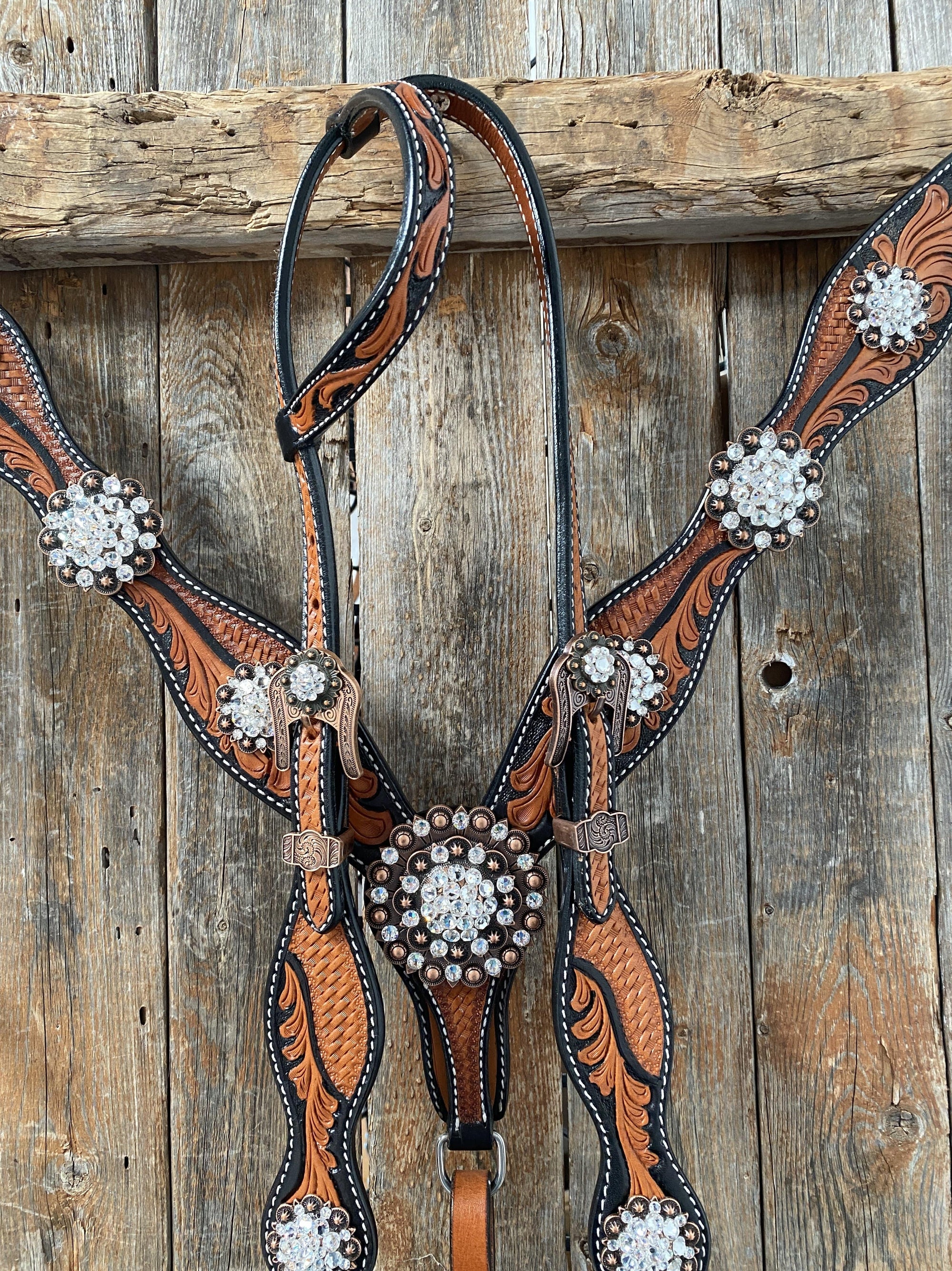 Leaf Scalloped Clear One Ear &amp; Breastcollar 
