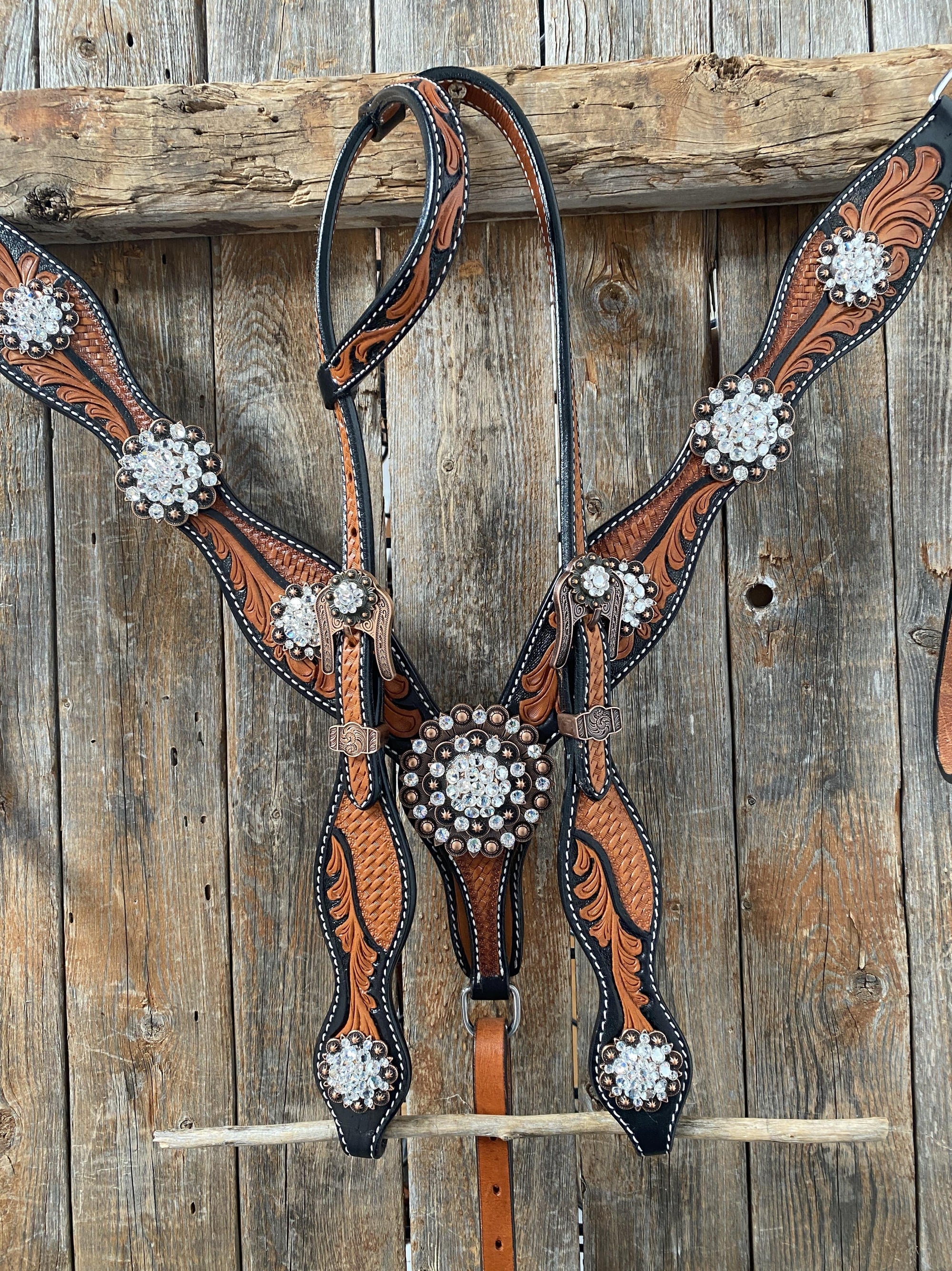 Leaf Scalloped Clear One Ear &amp; Breastcollar 