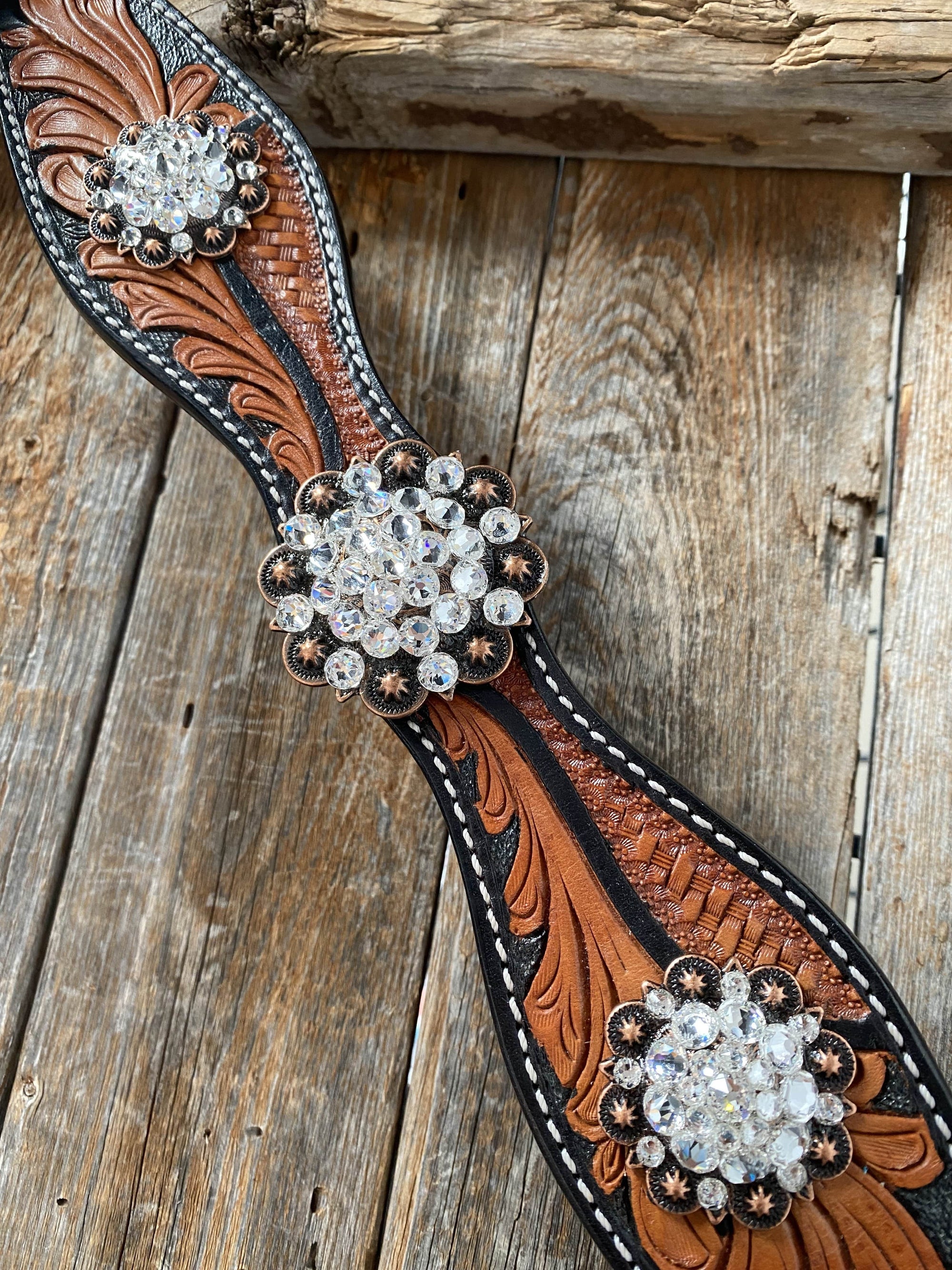 Leaf Scalloped Clear One Ear &amp; Breastcollar 