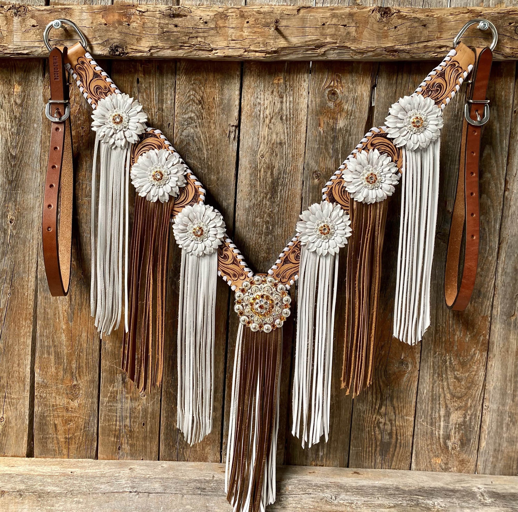 Whipstitch Breastcollar - Golden &amp; Daisy 