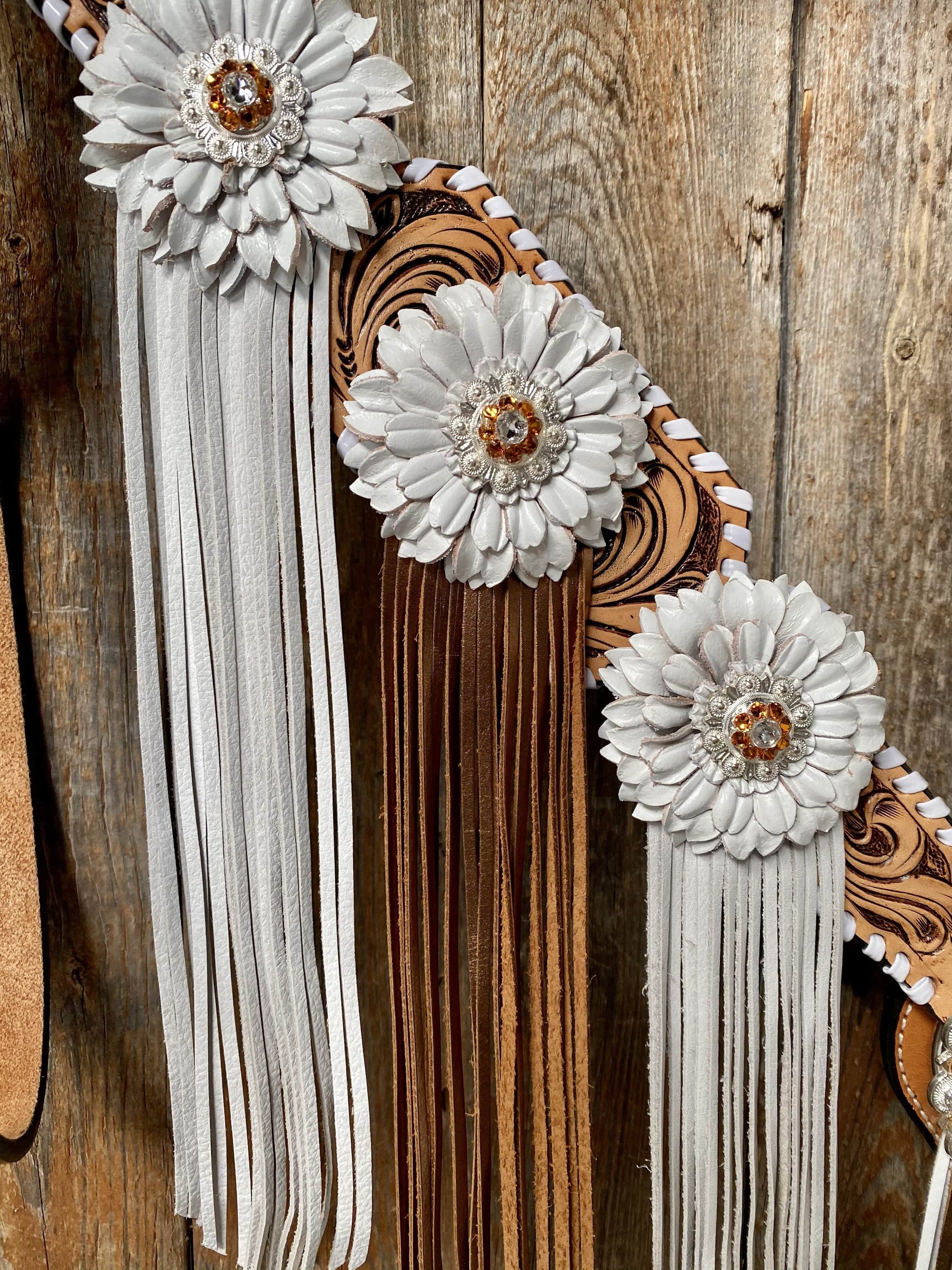 Whipstitch Breastcollar - Golden &amp; Daisy 