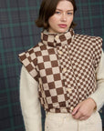 CHECKERED CROPPED PUFFER VEST: BROWN