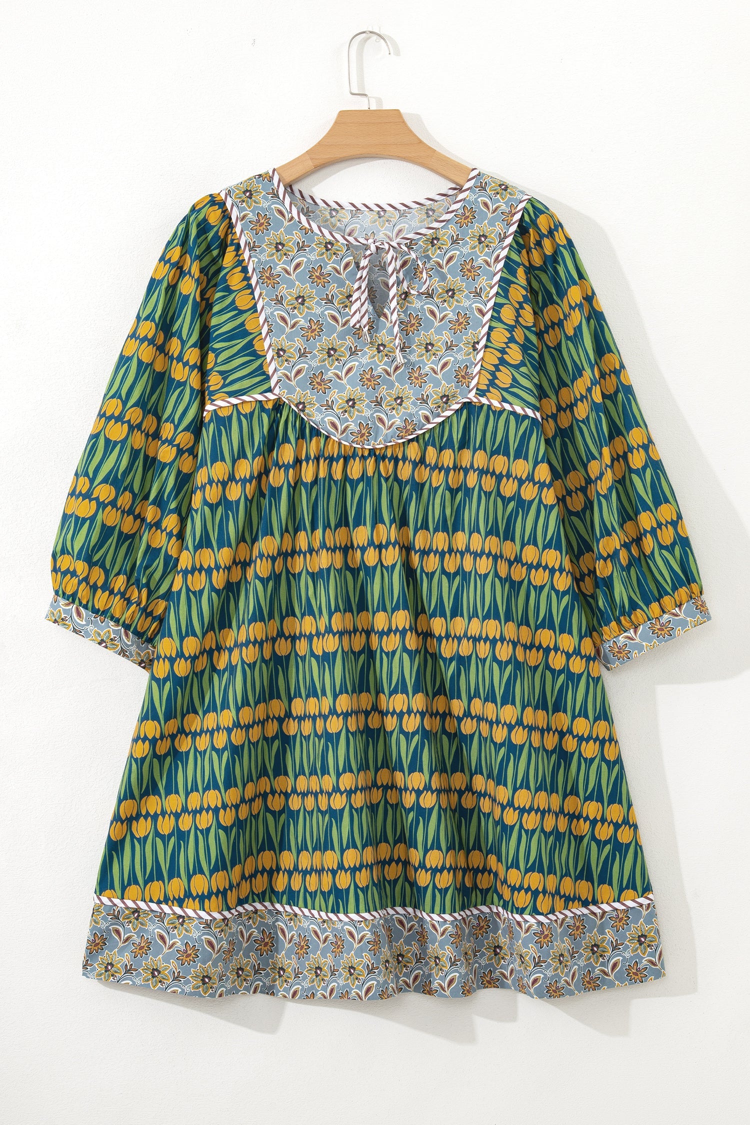 Plus Size Floral Stripe Trim 3/4 Sleeve Mini Dress