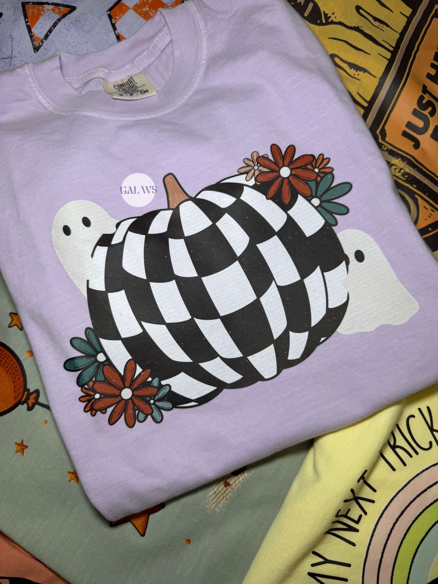 Checkered pumpkin &amp; ghosts tee &amp; sweatshirt