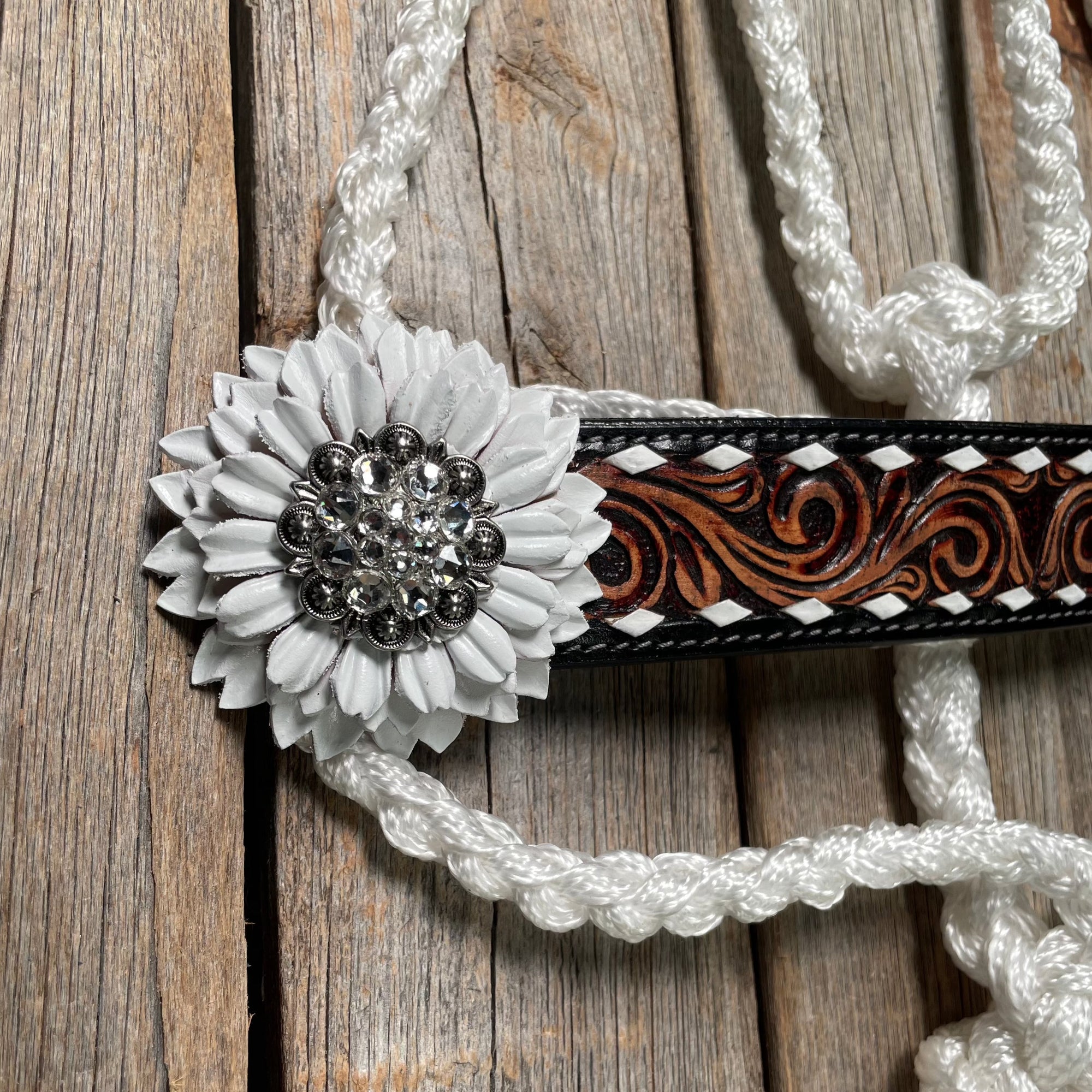 White Mule Tape Halter - White Daisy 