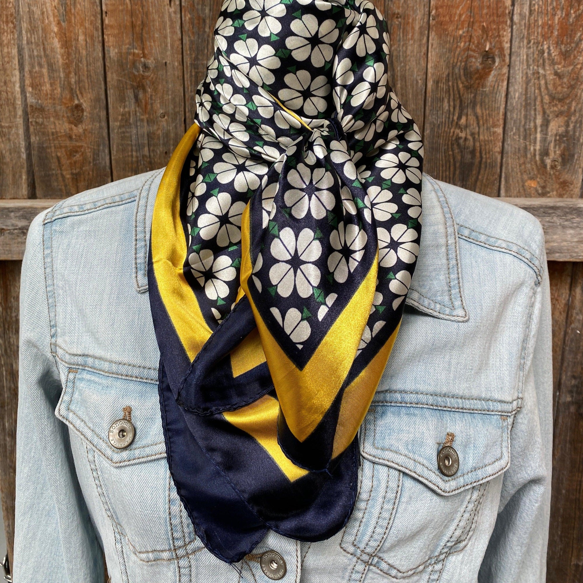 35X35"  Blue &amp; Gold Clovers Wild Rag / Scarf WR3171