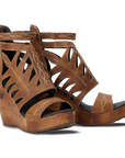 Becca Wedge - Desert Clay